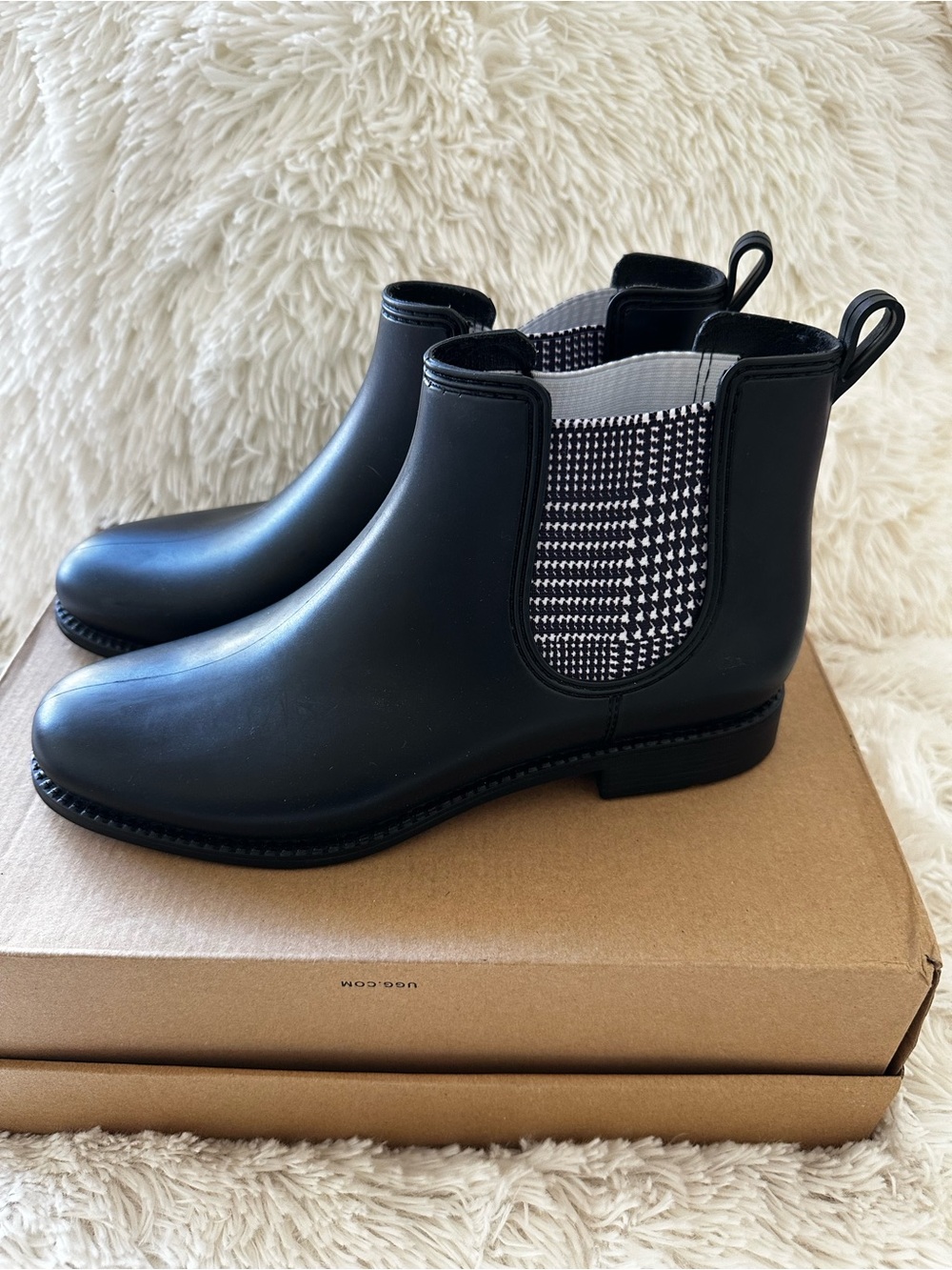 Henry Ferrera Marsala Chelsea Rain Boots Black Houndstooth Size 9 New